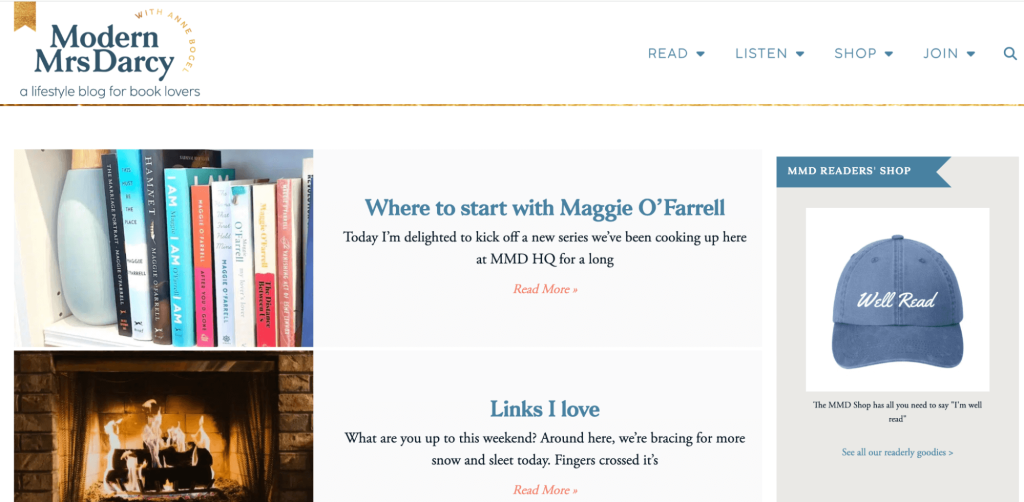   
Modern Mrs. Darcy sharing visually appealing blog post.